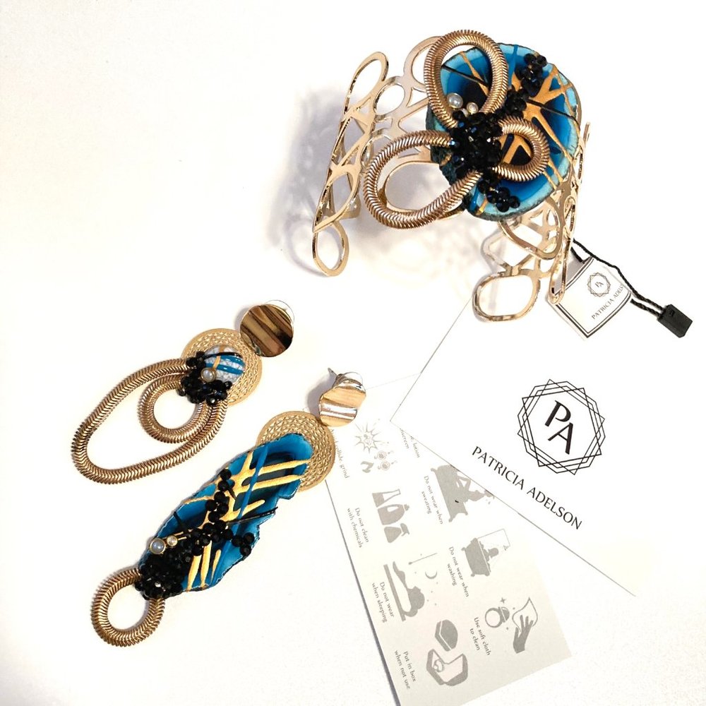 Gold Bracelet Bangle with Blue Agate with Onyx Stones DESIGNER